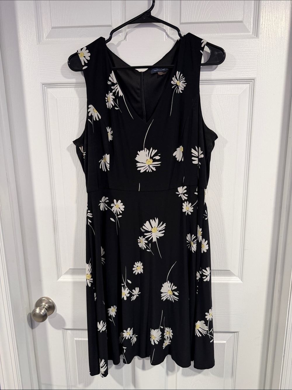 Tommy Hilfiger Black Daisy-Print V-Neck Midi Dress